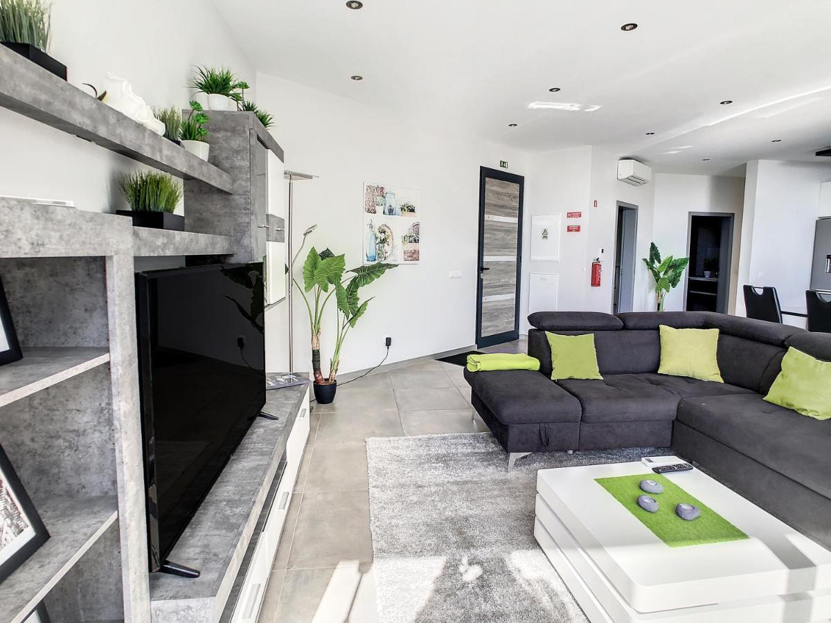 Villa Stella By Lovelystay Arco da Calheta  Exteriör bild